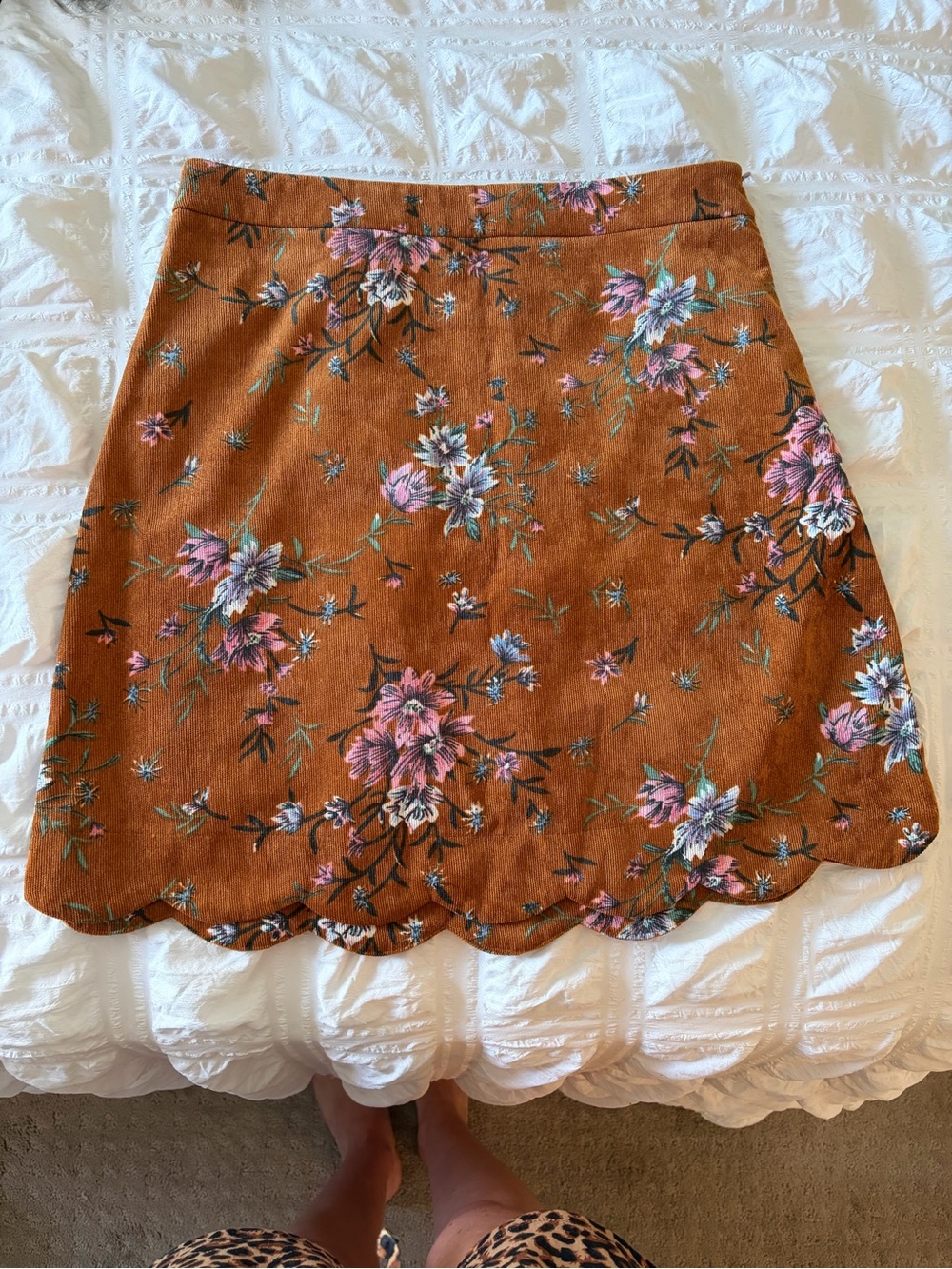 Francesca's Collections Rust Floral Scallop-Hem Pencil Skirt